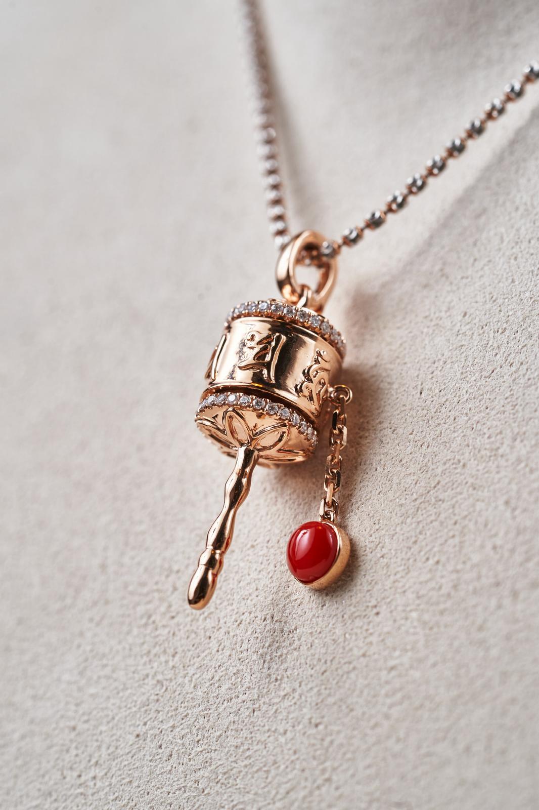 Red Coral Six-Character Great Bright Mantra Diamond Turning 
Wheel Pendant (Protects Safety/Expels Evil/Purifies Magnetic Field/Guanyin Bodhisattva/Tathagata Buddha)