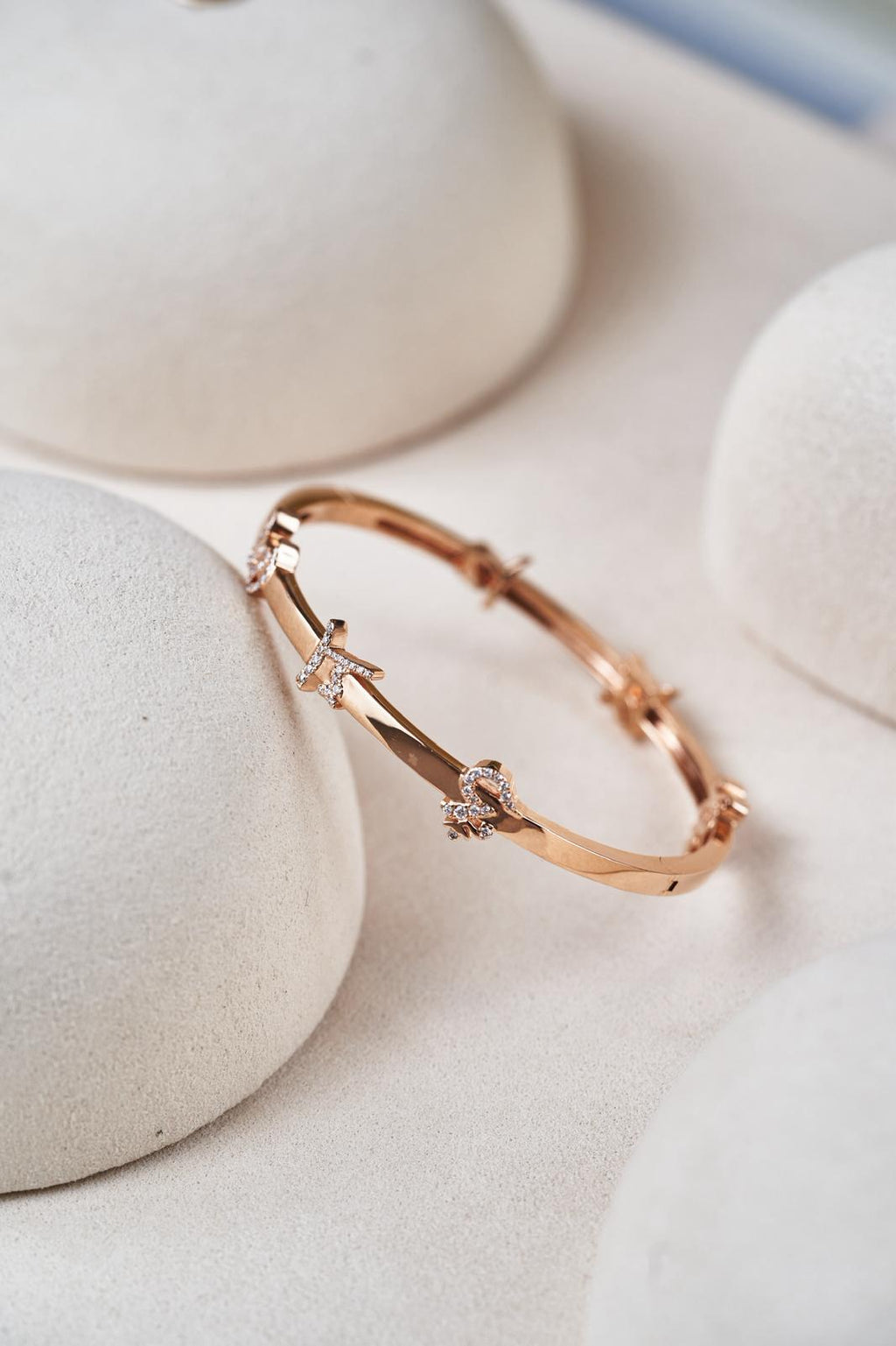 The six -Character Great Bright  Mantra" (Om Mani Padme Hum) bracelet