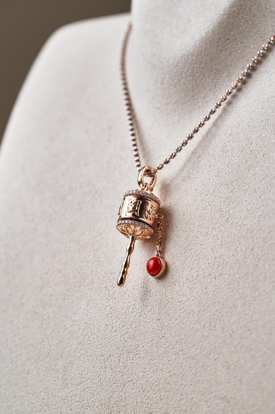 Red Coral Six-Character Great Bright Mantra Diamond Turning 
Wheel Pendant (Protects Safety/Expels Evil/Purifies Magnetic Field/Guanyin Bodhisattva/Tathagata Buddha)