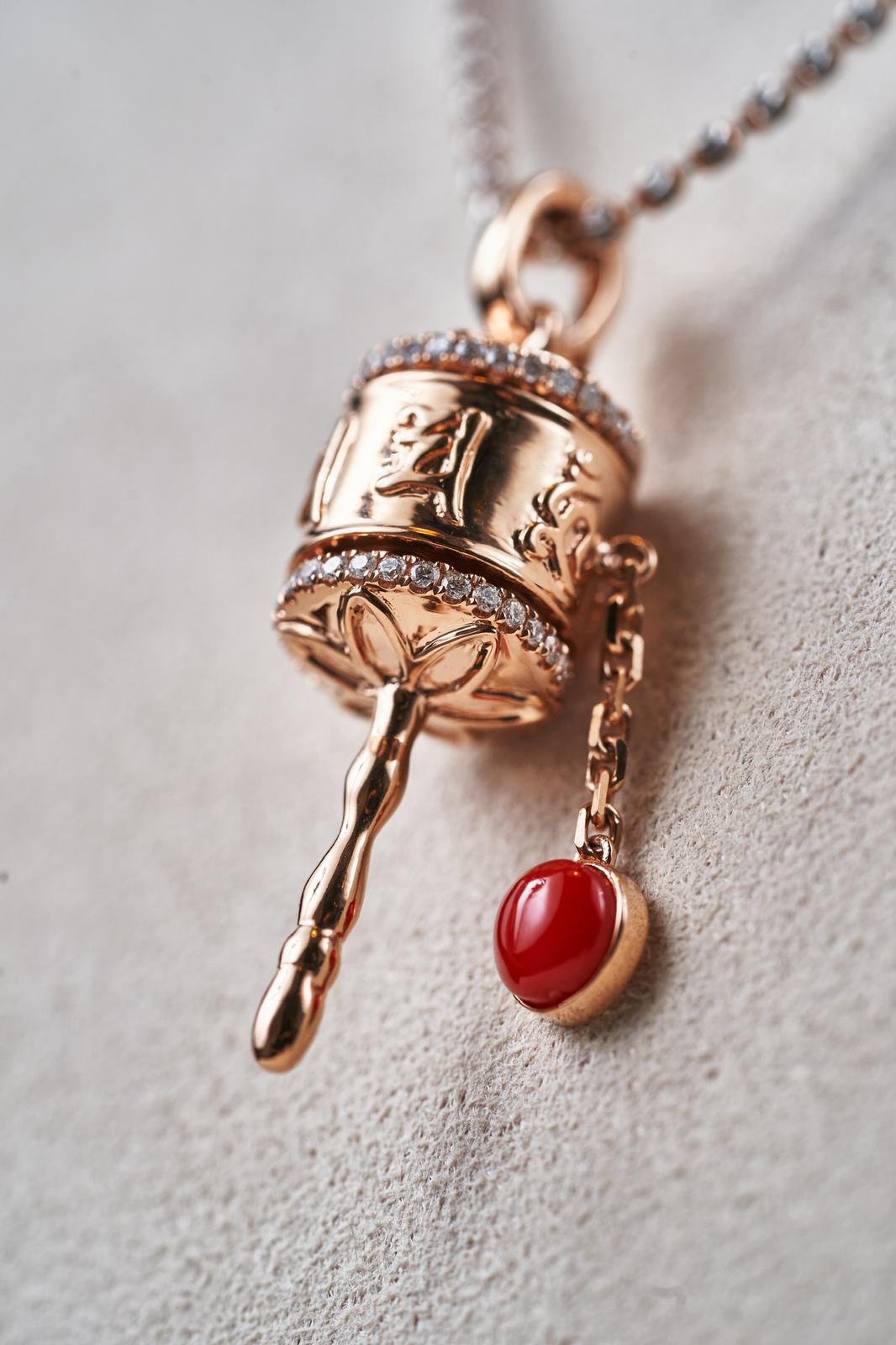 Red Coral Six-Character Great Bright Mantra Diamond Turning 
Wheel Pendant (Protects Safety/Expels Evil/Purifies Magnetic Field/Guanyin Bodhisattva/Tathagata Buddha)
