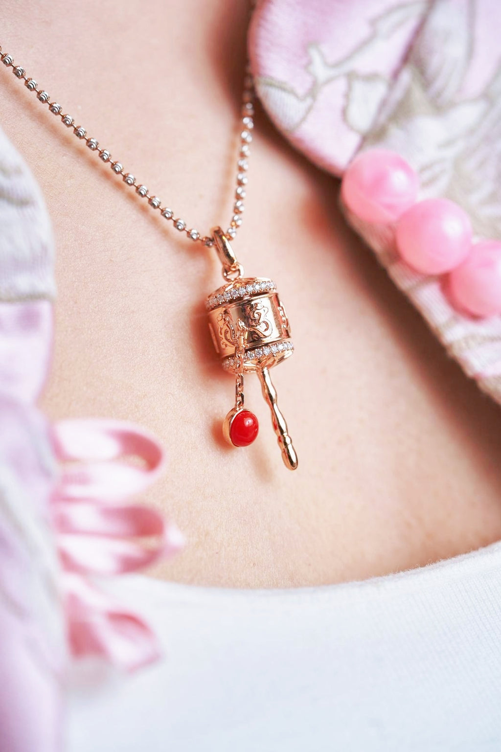 Red Coral Six-Character Great Bright Mantra Diamond Turning 
Wheel Pendant (Protects Safety/Expels Evil/Purifies Magnetic Field/Guanyin Bodhisattva/Tathagata Buddha)