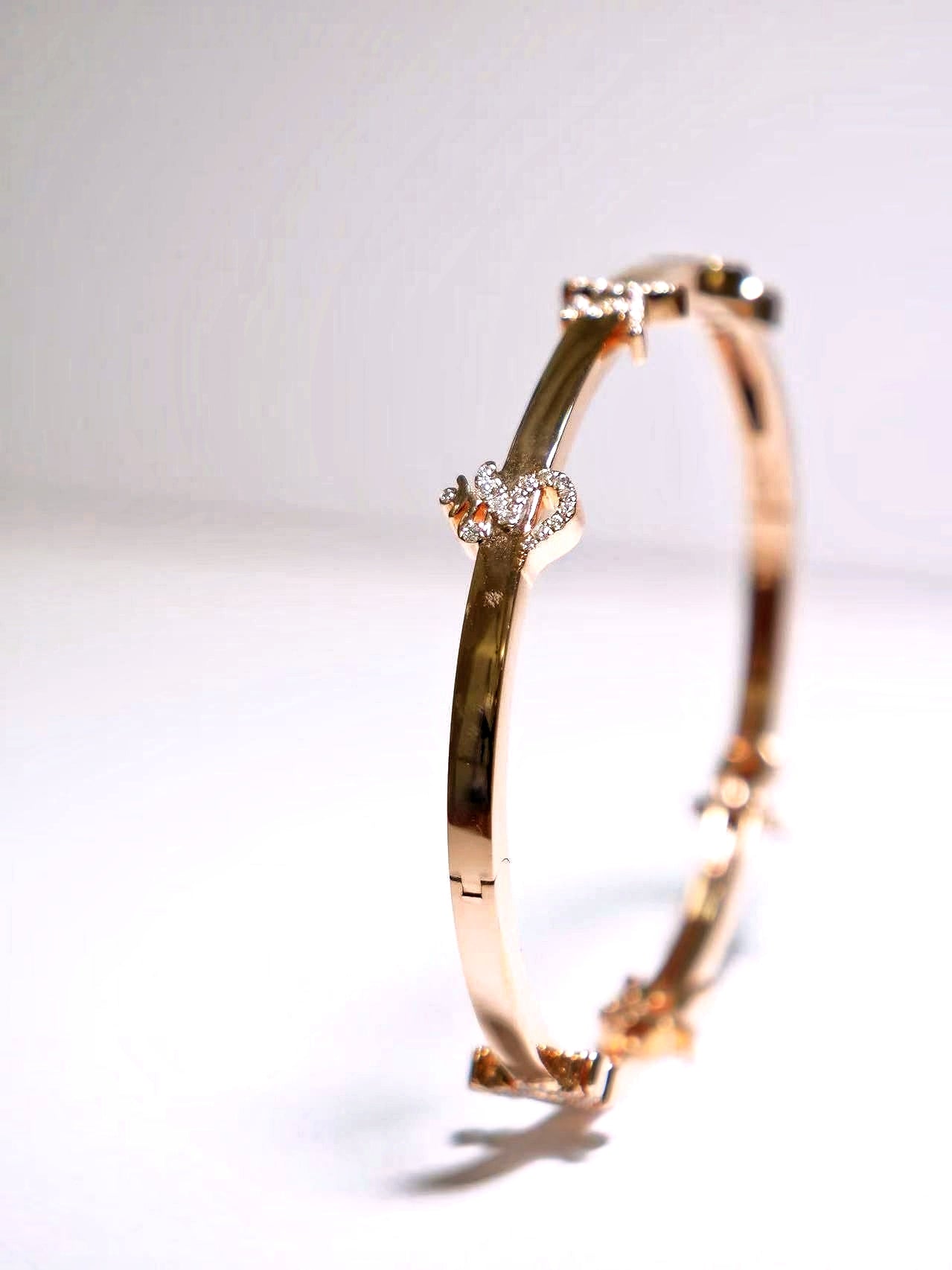 The six -Character Great Bright  Mantra" (Om Mani Padme Hum) bracelet
