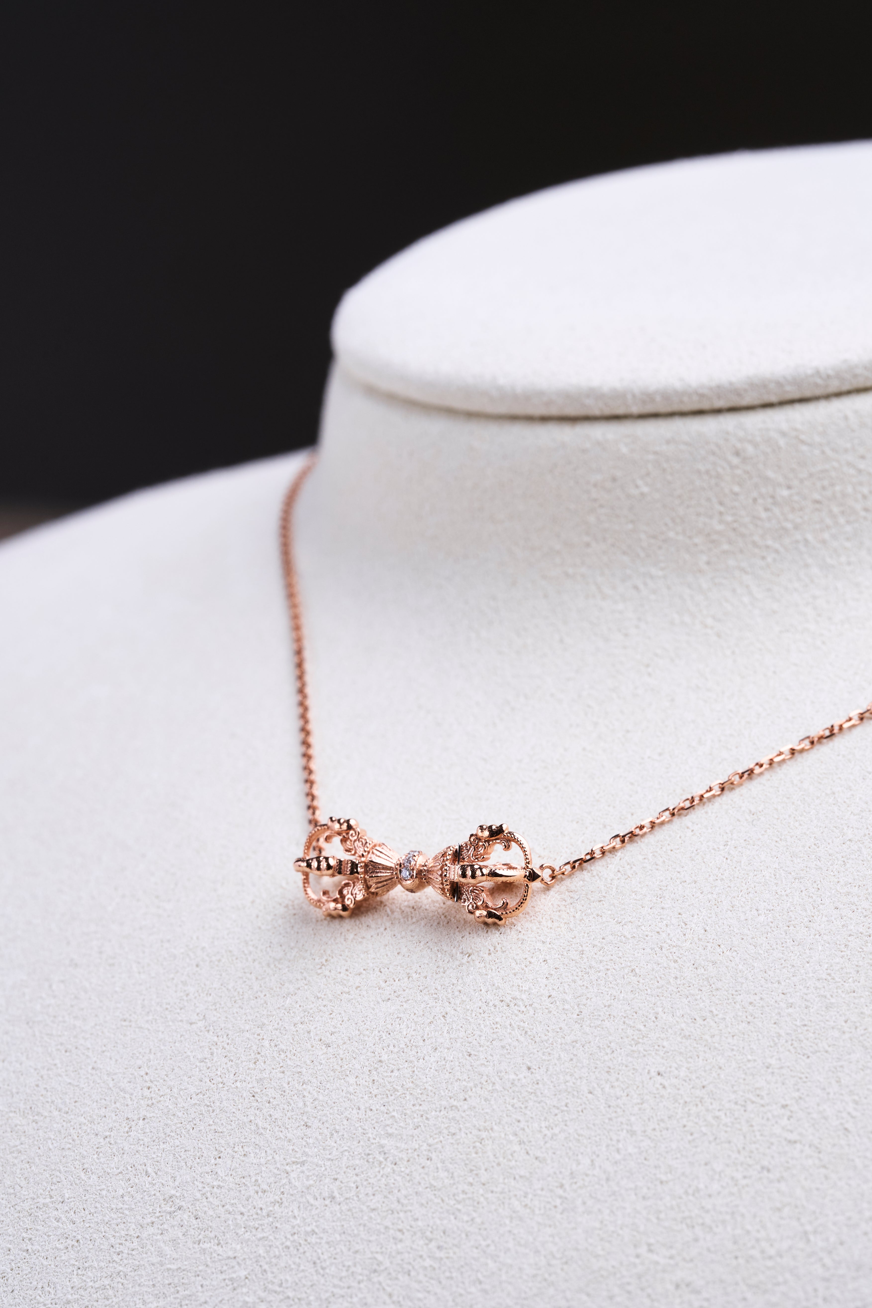 (Vajra)18k rose gold diamond necklace (Protect your body × to drive Evil × Keep your peace)